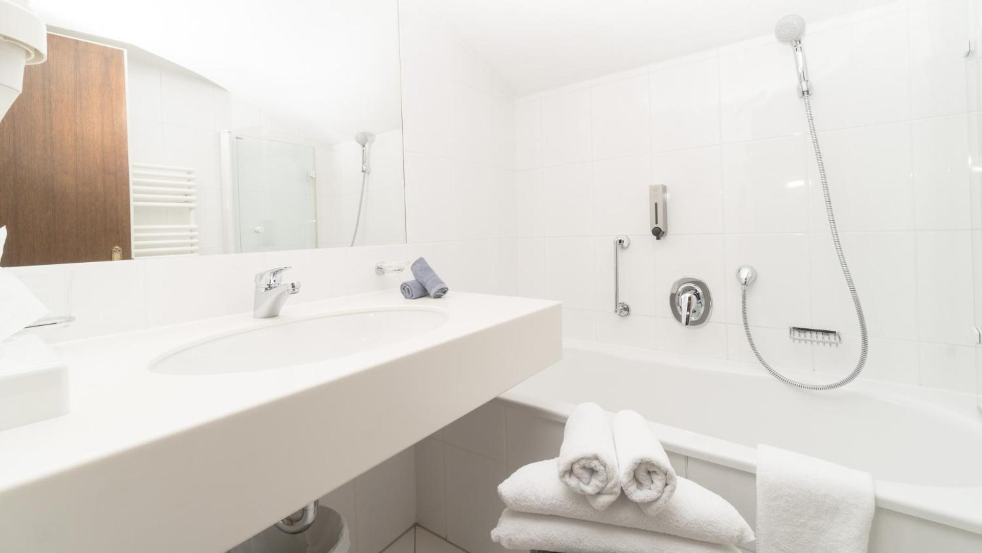 Boutique Hotel Olympia Seefeld in Tirol Bagian luar foto