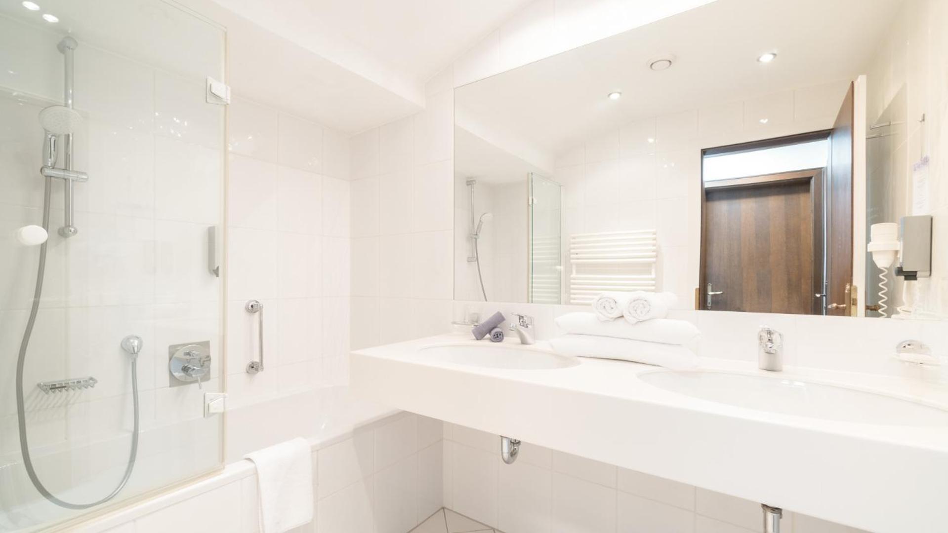 Boutique Hotel Olympia Seefeld in Tirol Bagian luar foto